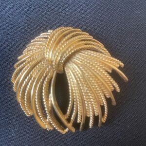 Vintage Monat signed Cordelia Gold Brooch for Women MCM
